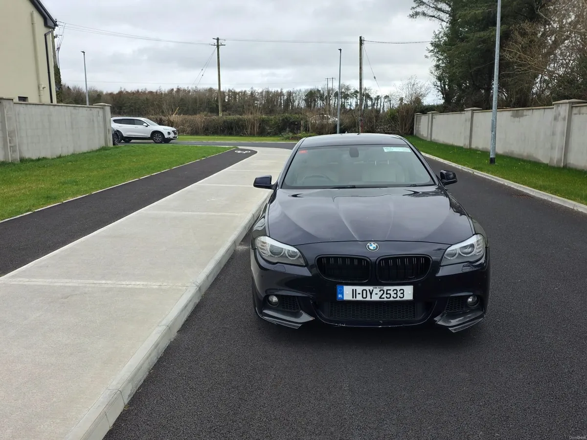 BMW 5-Series 2011 - Image 4