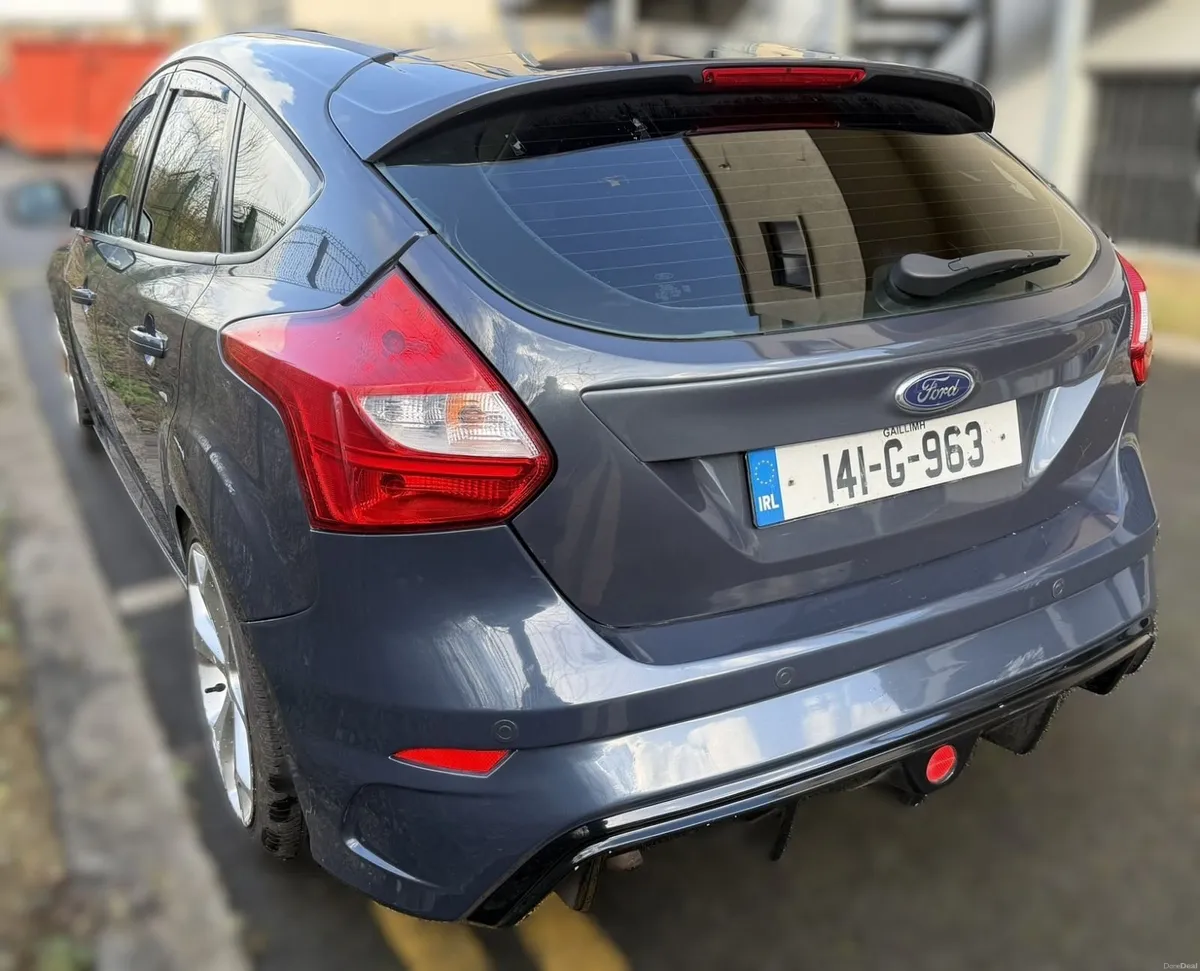 Ford Focus 2014 - Image 2