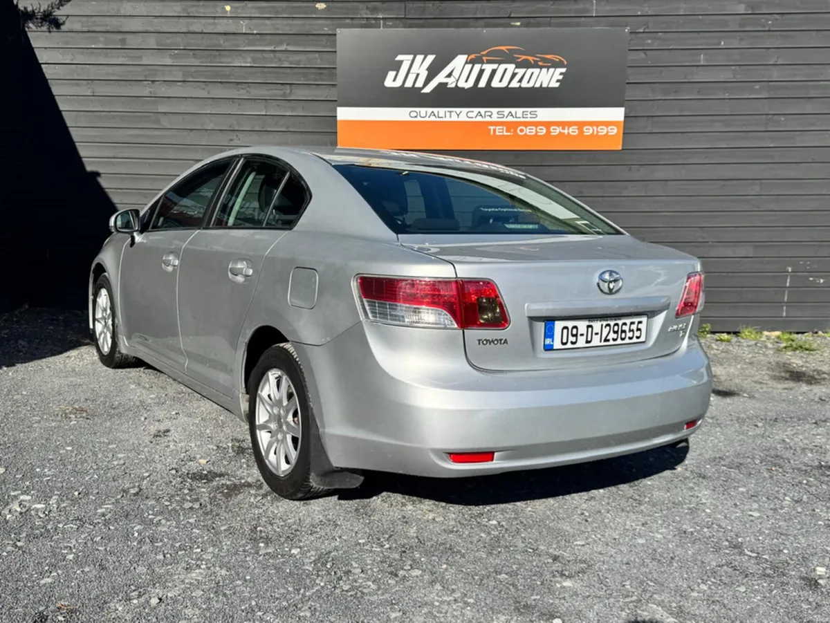 Toyota Avensis 1.8 T2 V-MATIC 4DR - Image 4