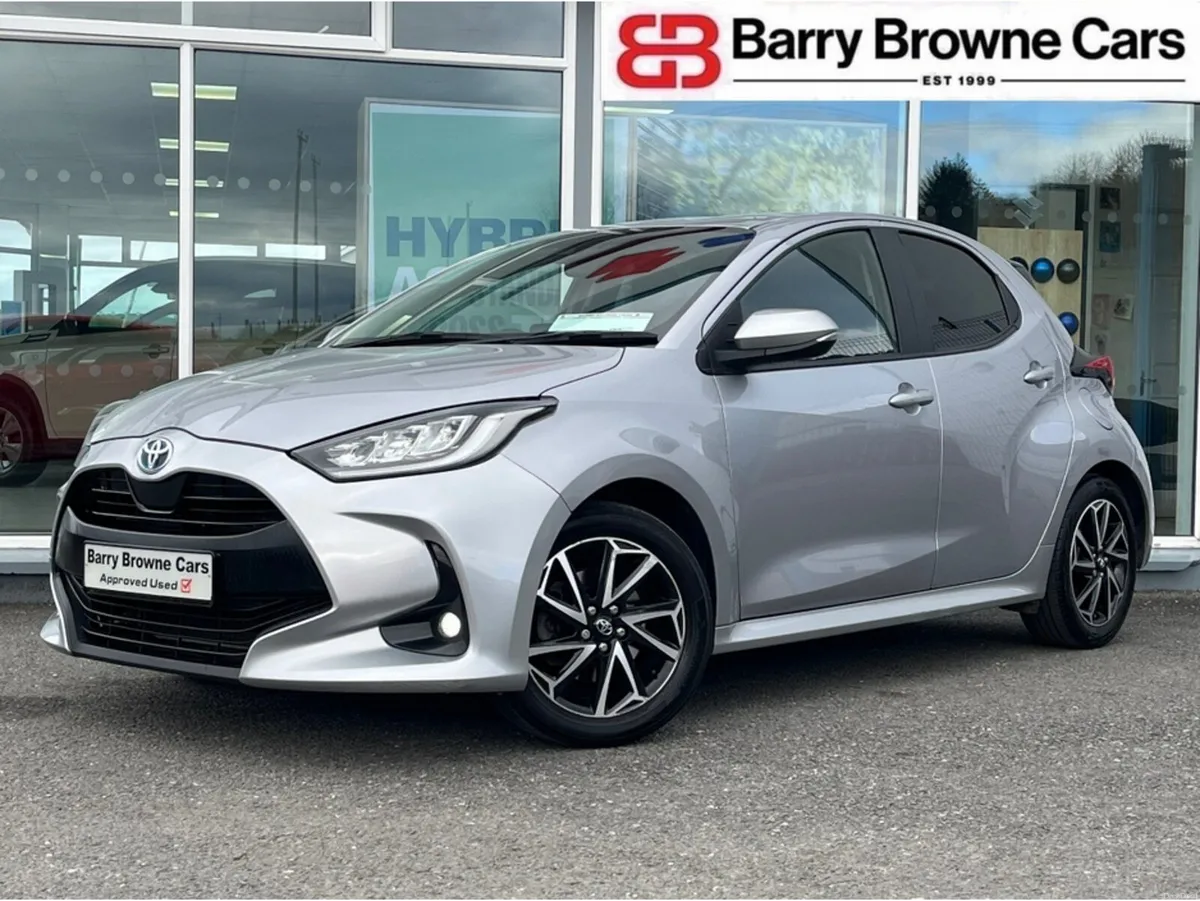 Toyota Yaris DESIGN HEV CVT - Image 1