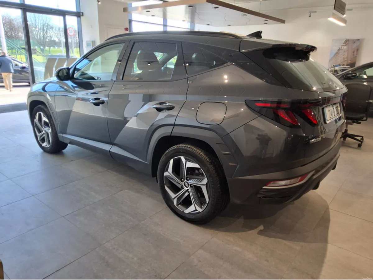 Hyundai Tucson EXECUTIVE 4WD PLUG IN HYBRID - Image 3