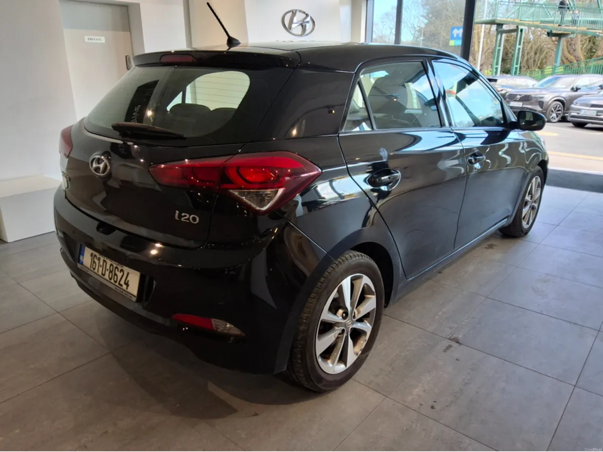 Hyundai i20 PETROL DELUXE 5DR - Image 2