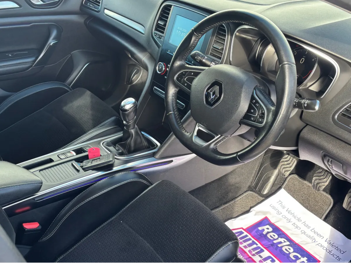 Renault Megane DYNAMIQUE NAV DCI 110 4DR - Image 2
