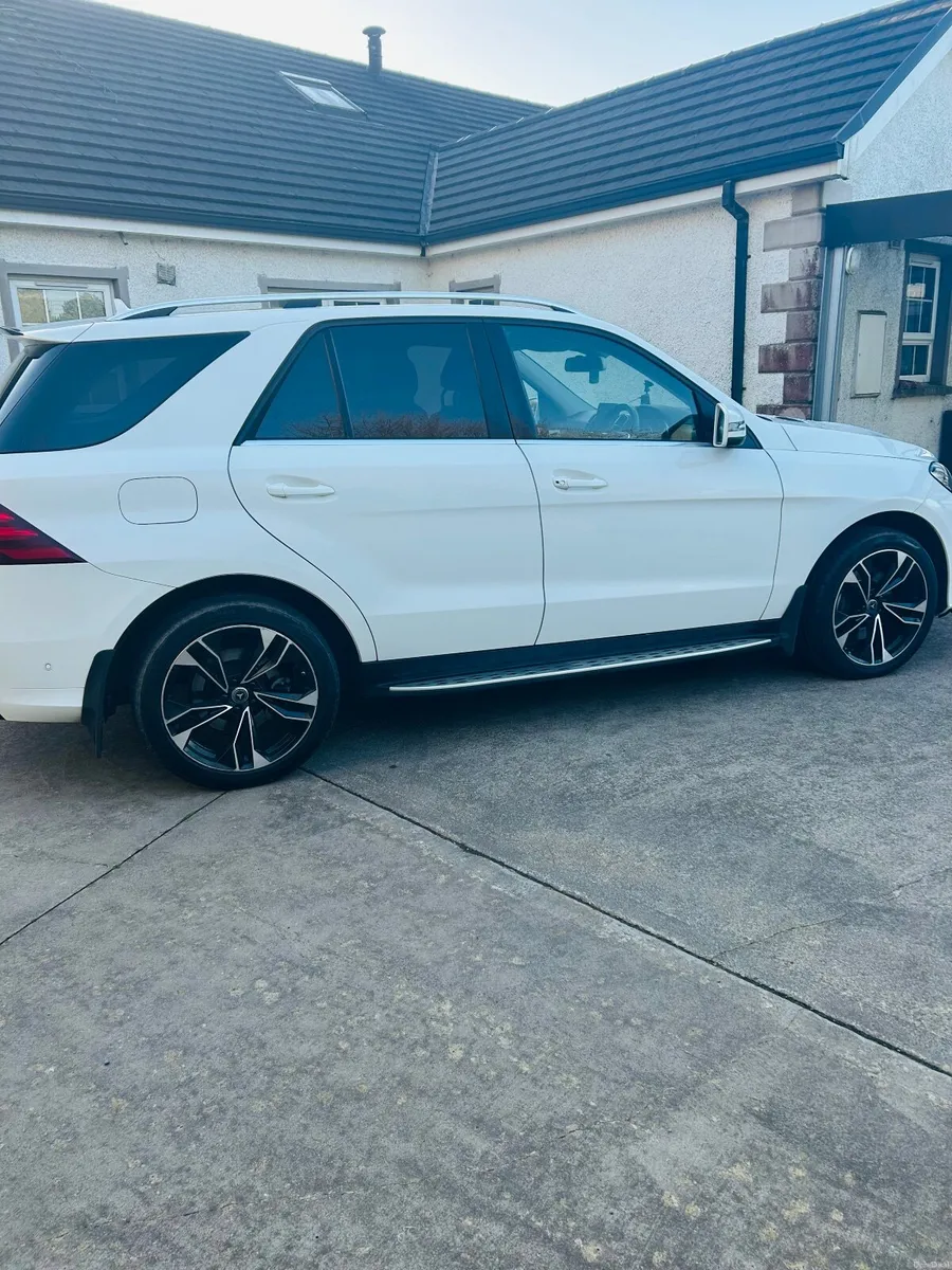 Mercedes-Benz GLE 2017 - Image 3