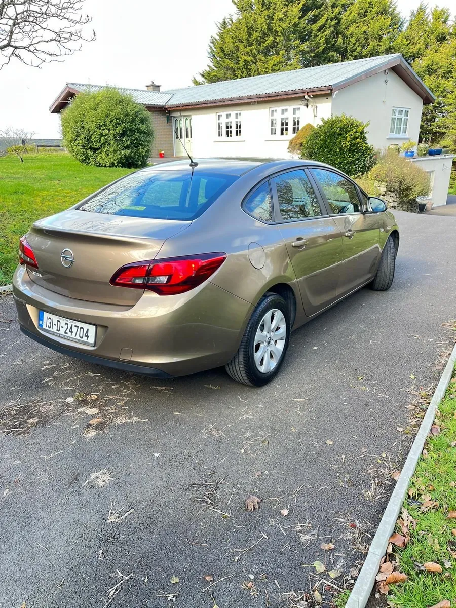 Opel Astra 2013 - Image 4