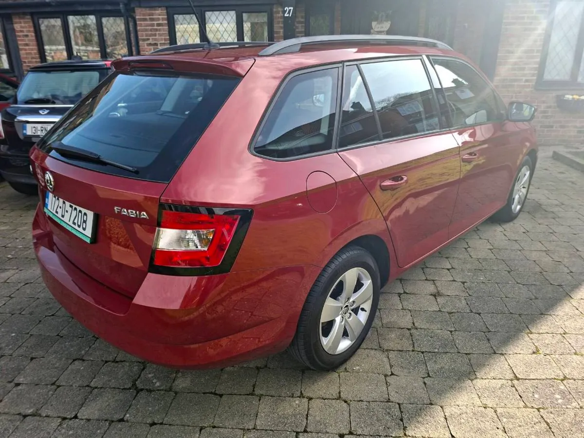 SKODA FABIA 1.2 PETROL ESTATE 2017 VERY CLEAN CAR - Image 3
