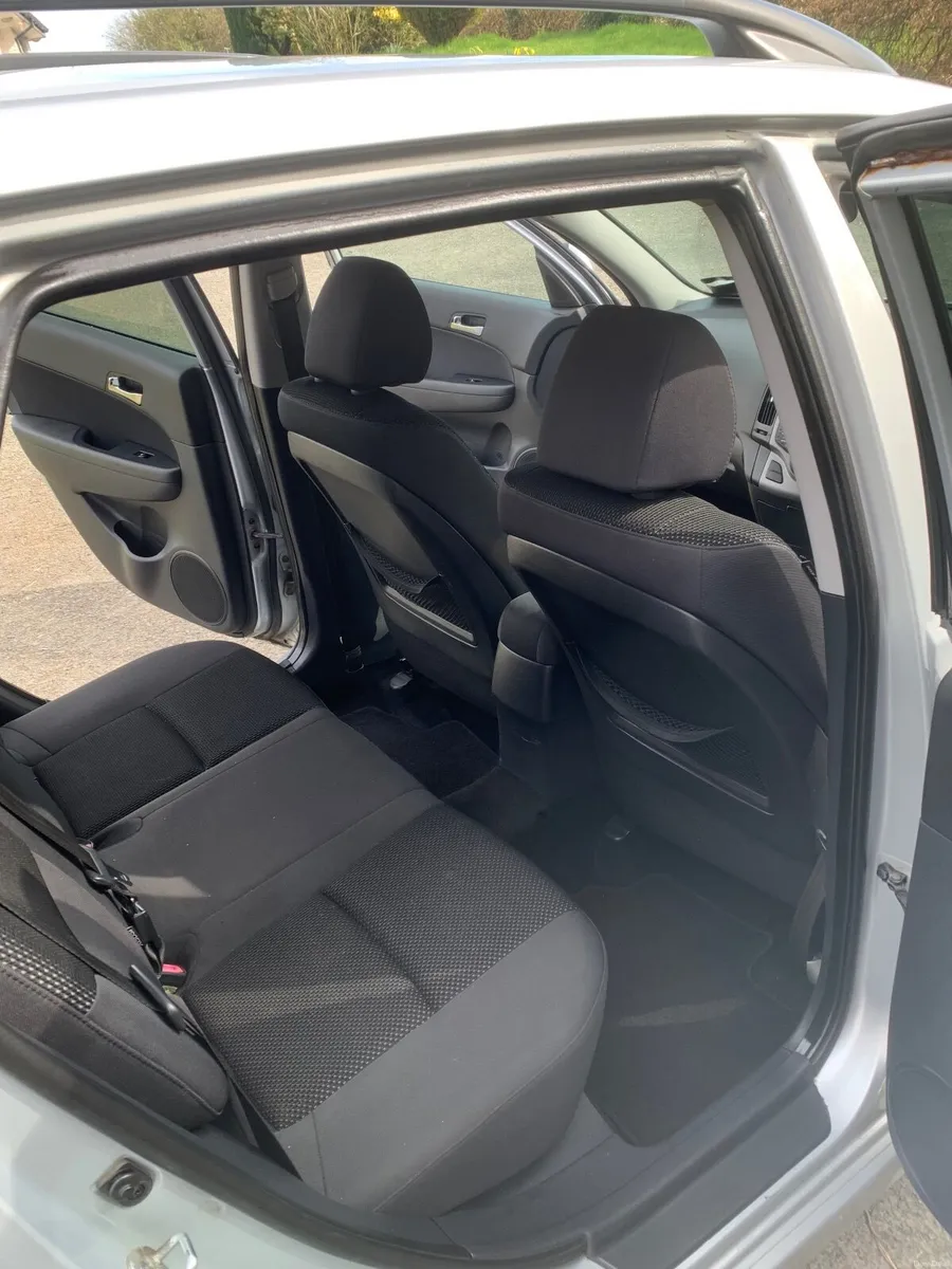 Hyundai i30 2012 - Image 2