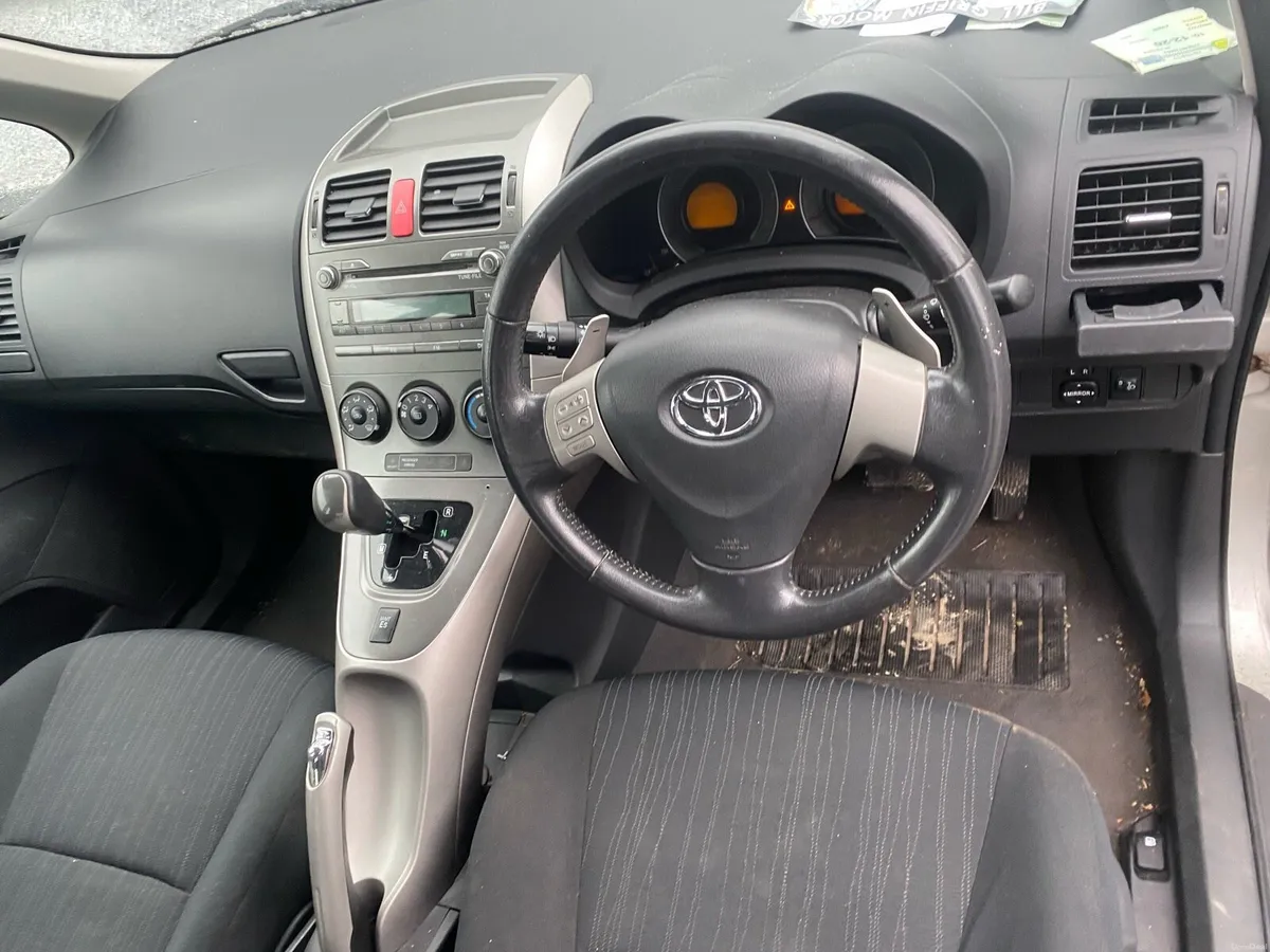 Toyota Auris - Image 2