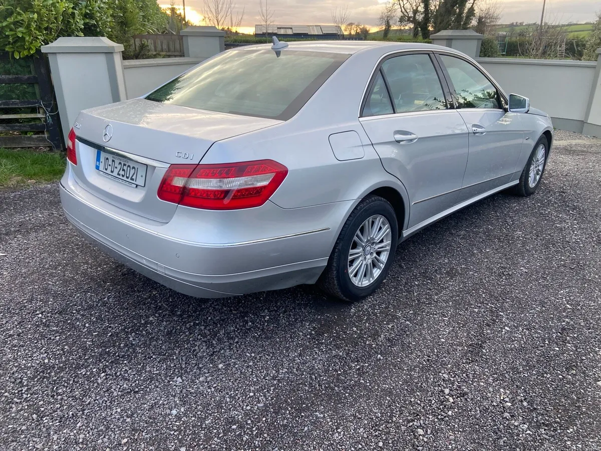 2010 MERCEDES BENZ E SERIES 200 CDI ELEGANCE - Image 3
