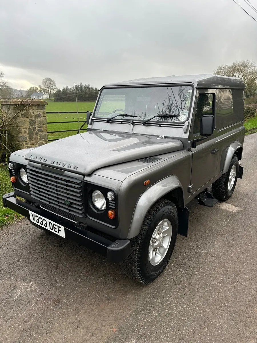Land Rover Defender 2010 - Image 1