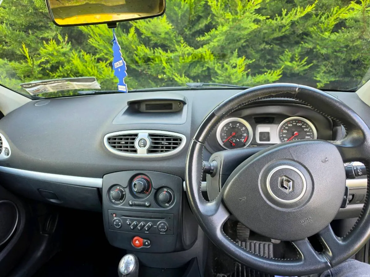 Renault Clio 1.4 - Image 4