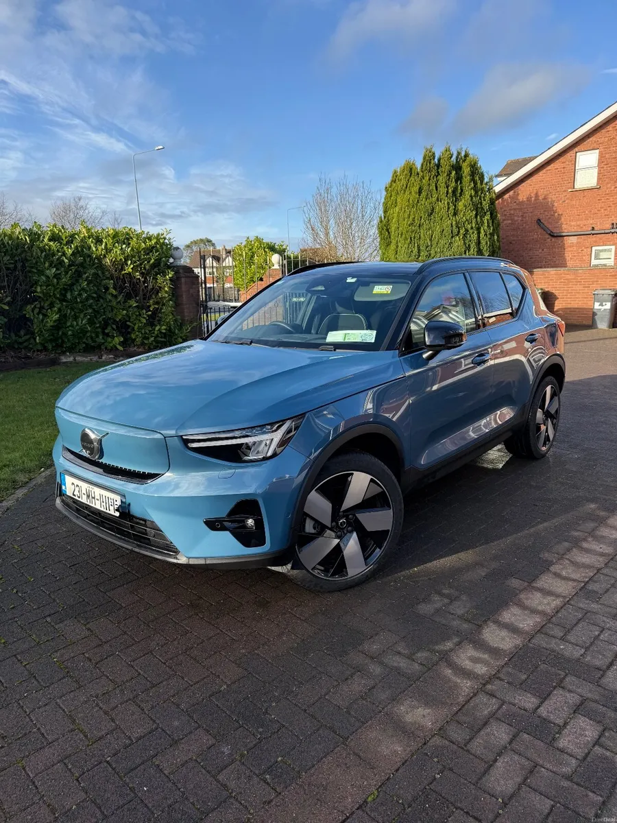Volvo XC40 2023 - Image 1