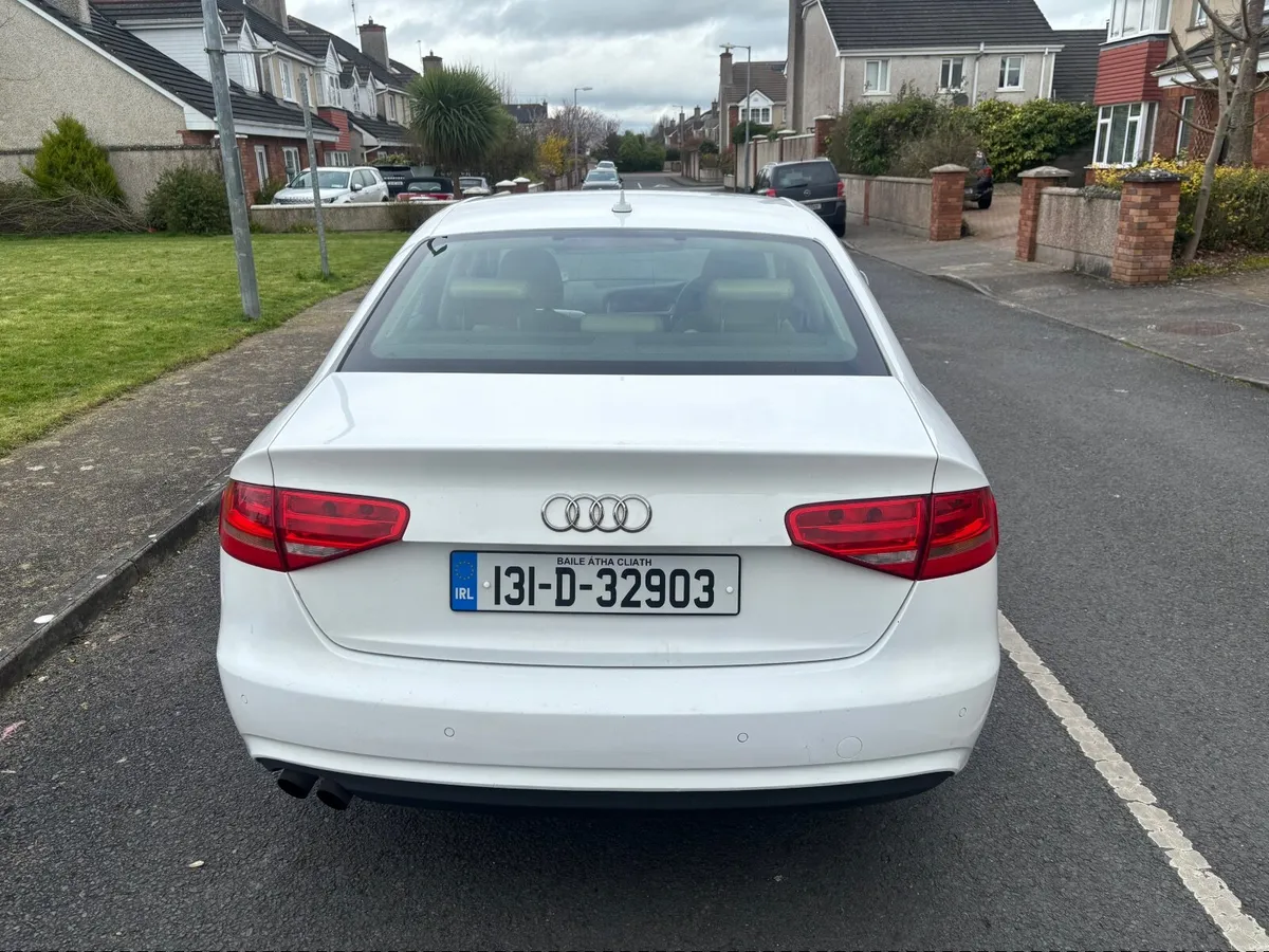 2013Audi A4 2.0 TDI 143 bhp TECHNIK black, edition - Image 4