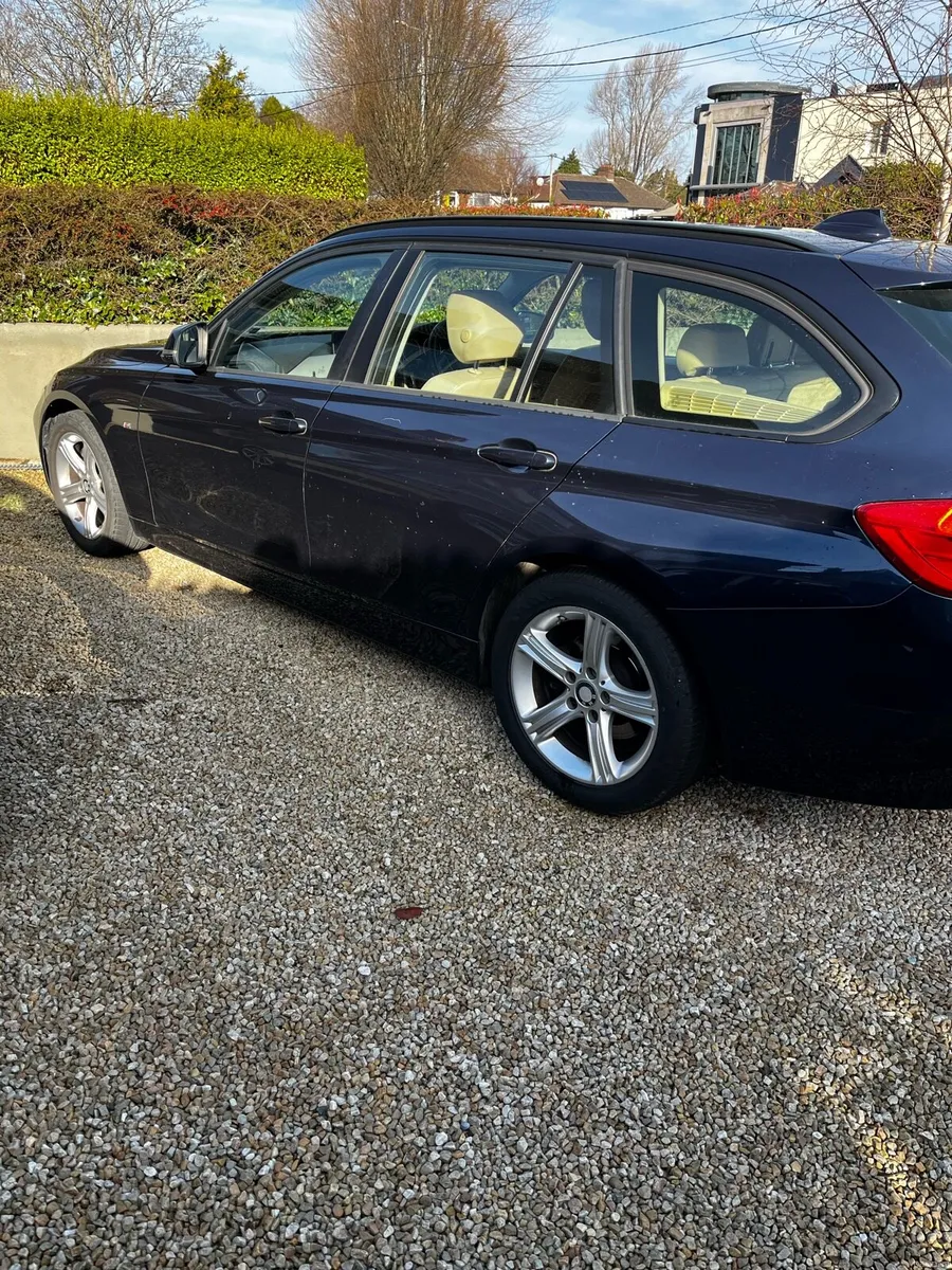 BMW 3 Series Touring - Image 3