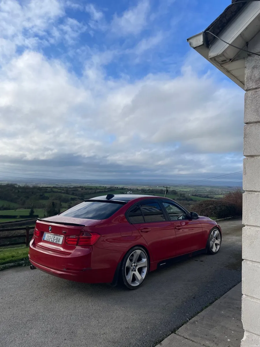 BMW 3-Series 2013 - Image 2