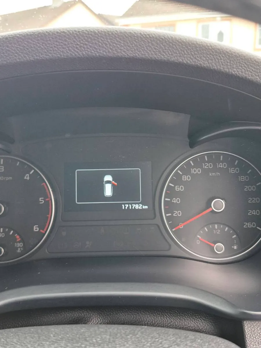 Kia Optima Sportswagon - Image 3