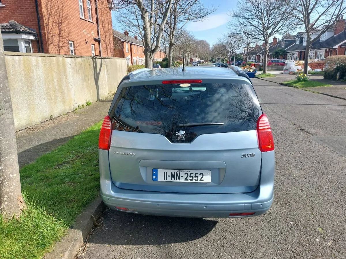 Peugeot 5008 2011 - Image 4