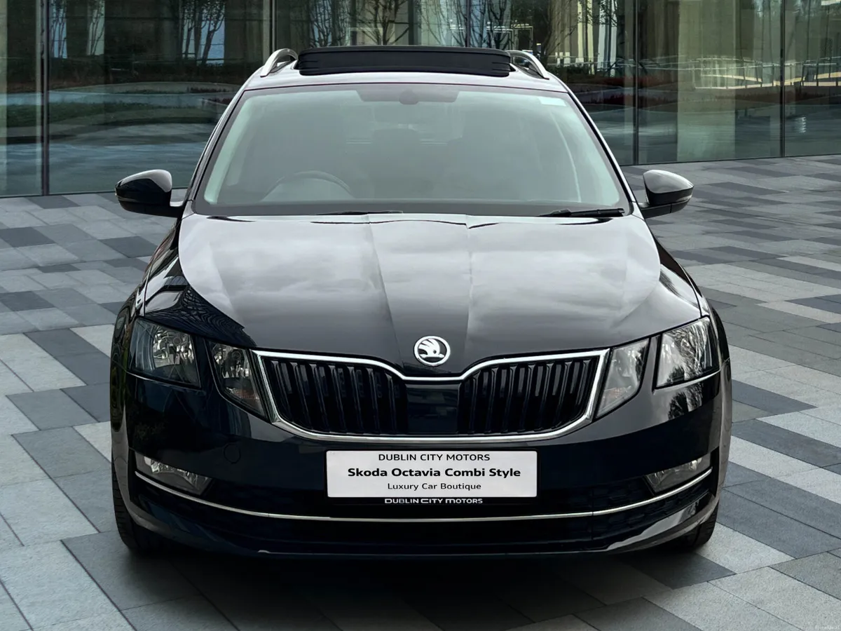 Skoda Octavia Combi Style *Panoramic Roof* - Image 2