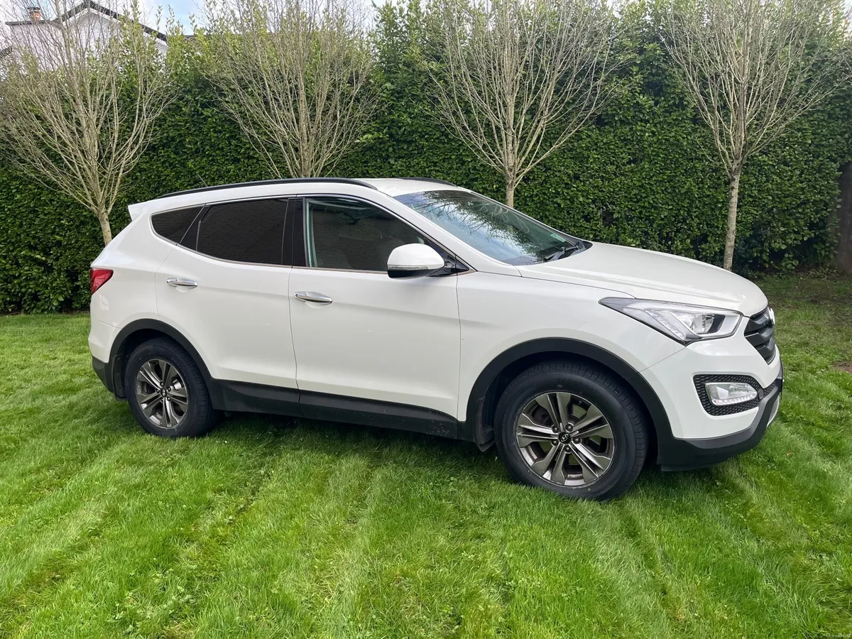 Hyundai Santa Fe 2016 4x4 7 seat 6 speed - Image 1