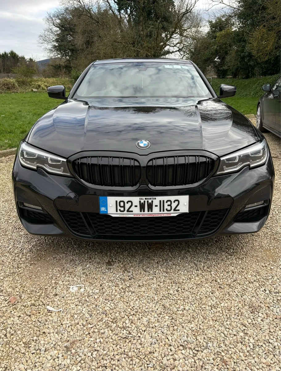 BMW 330e - Image 1