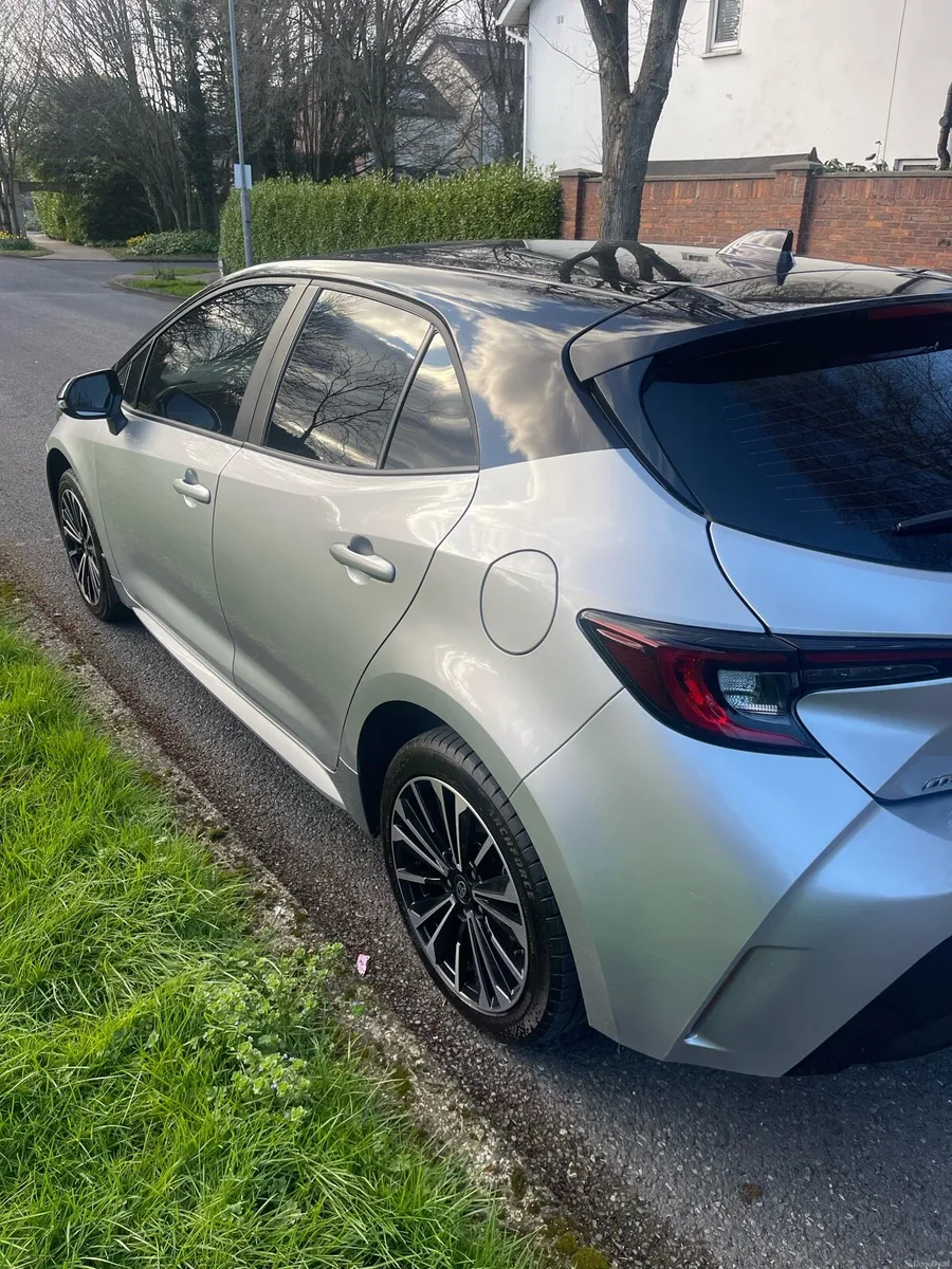 Toyota Corrolla automatic hybrid - Image 4