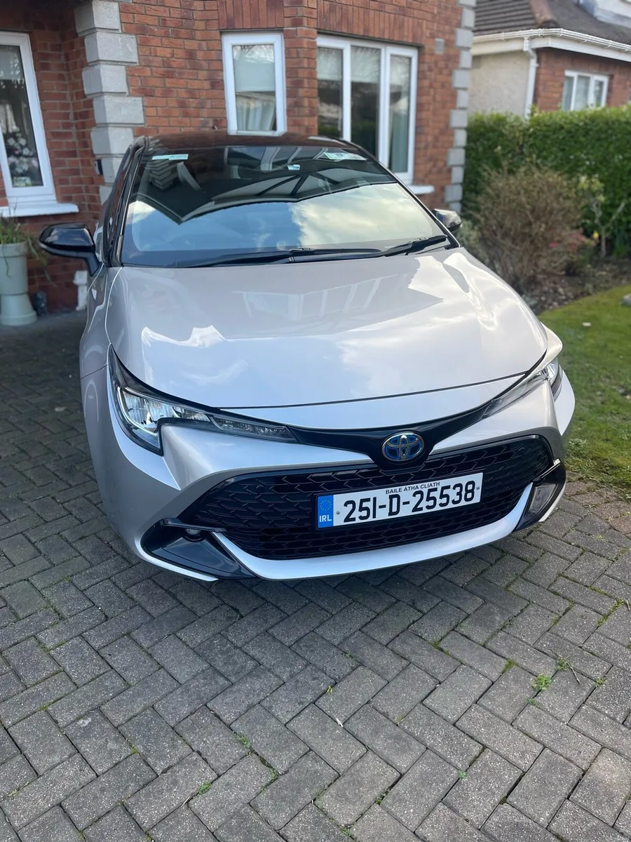 Toyota Corrolla automatic hybrid - Image 2