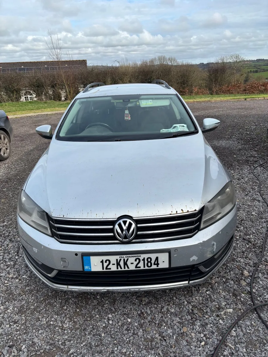 Volkswagen Passat 2012 - Image 2