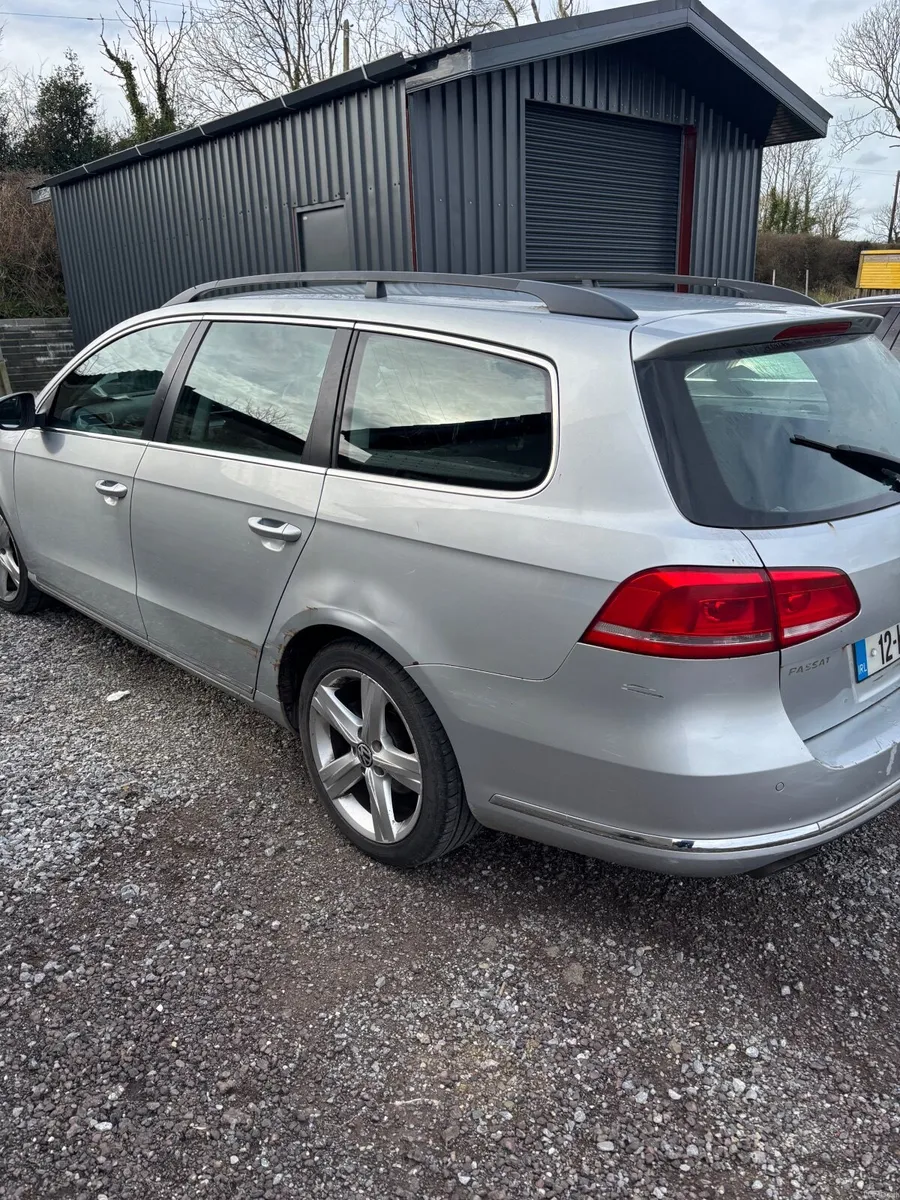 Volkswagen Passat 2012 - Image 4