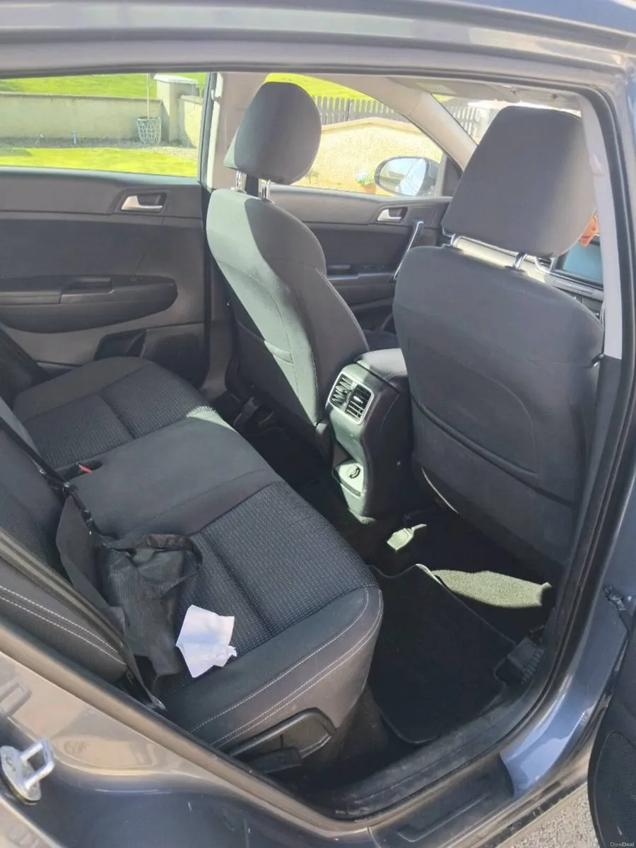 KIA SPORTAGE - Image 1