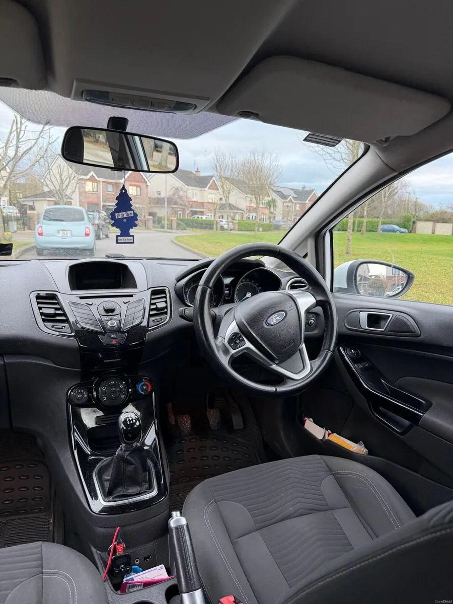 Ford fiesta - Image 4