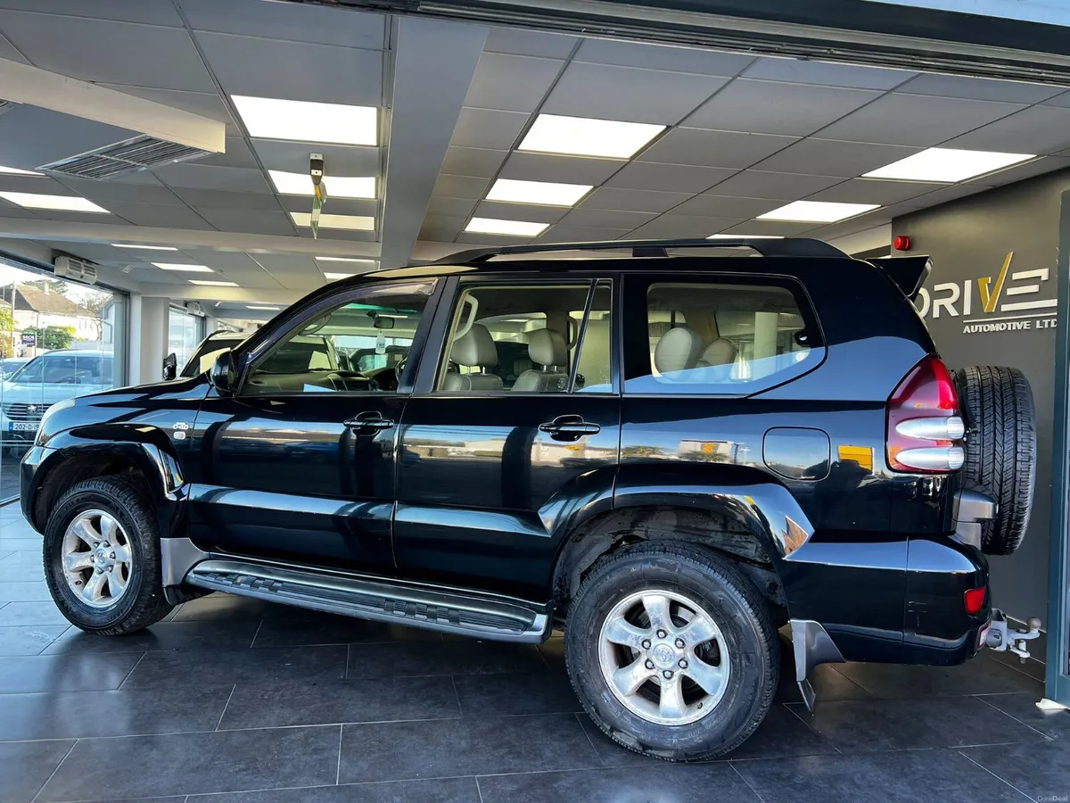 2007 Toyota landcruser  5**** Seat business **** - Image 3