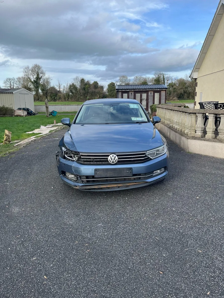 VW Passat - Image 4