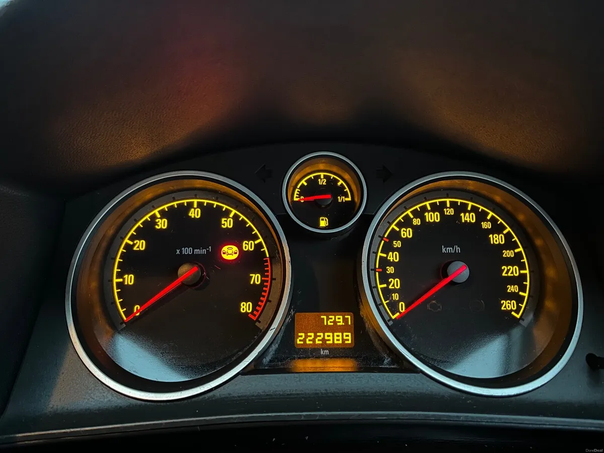Opel Astra 2008 - Image 1