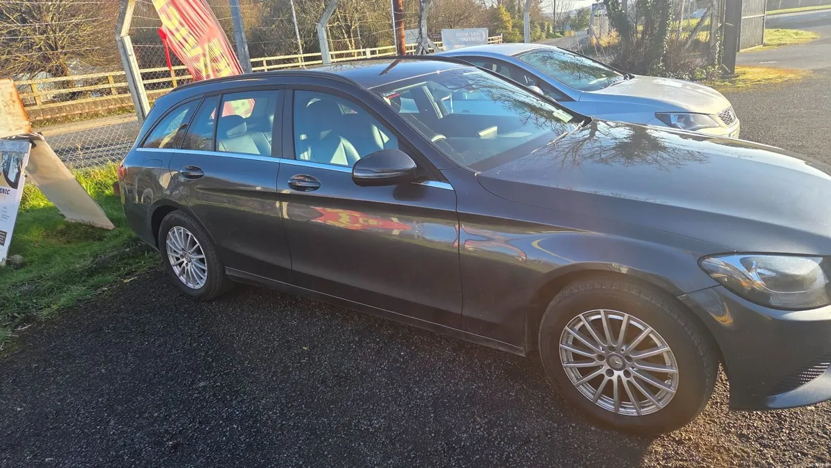 Mercedes-Benz C-Class 2015 - Image 4