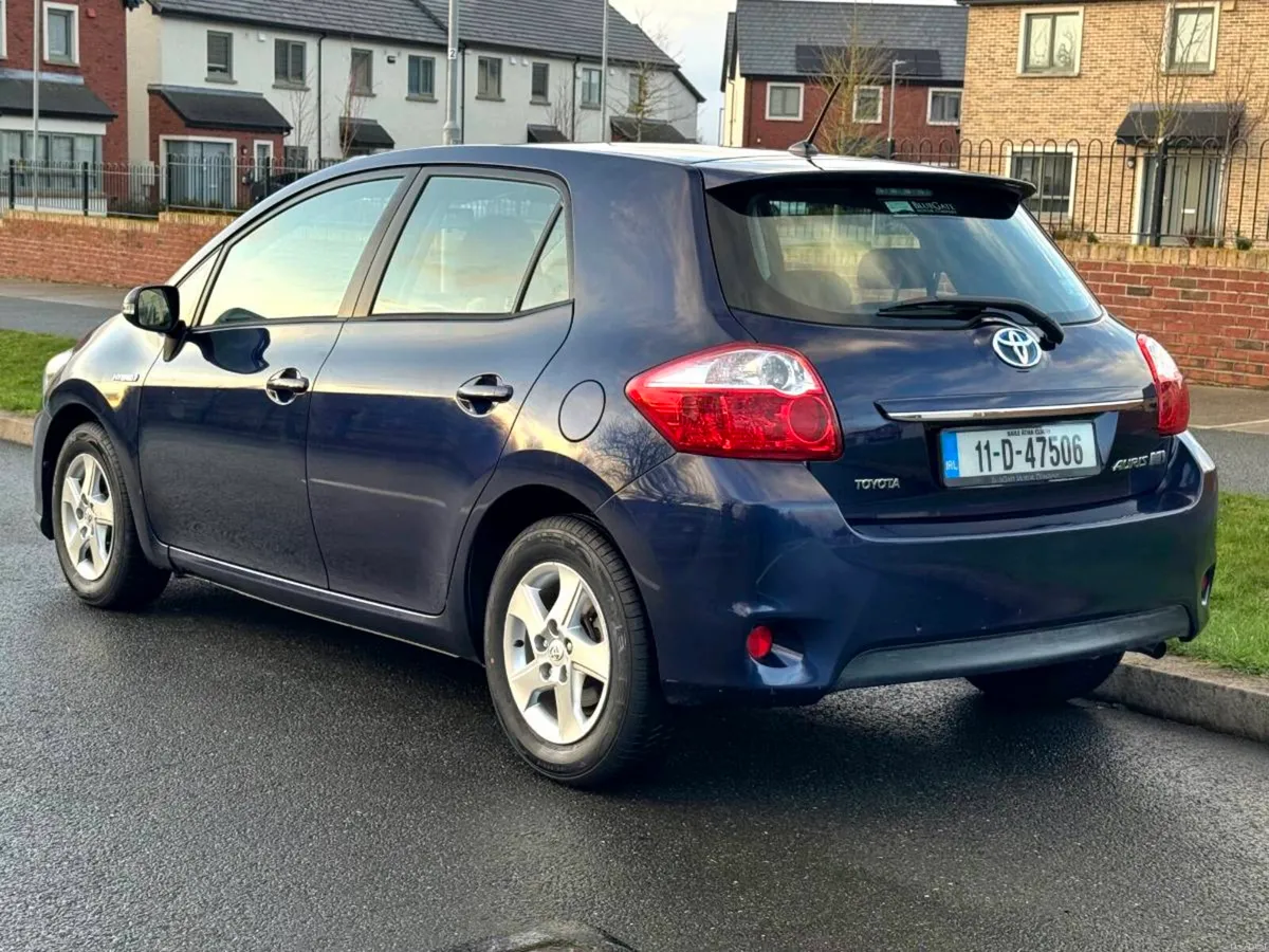 Toyota Auris Hybrid / LowMileage/ NCT & Tax - Image 6