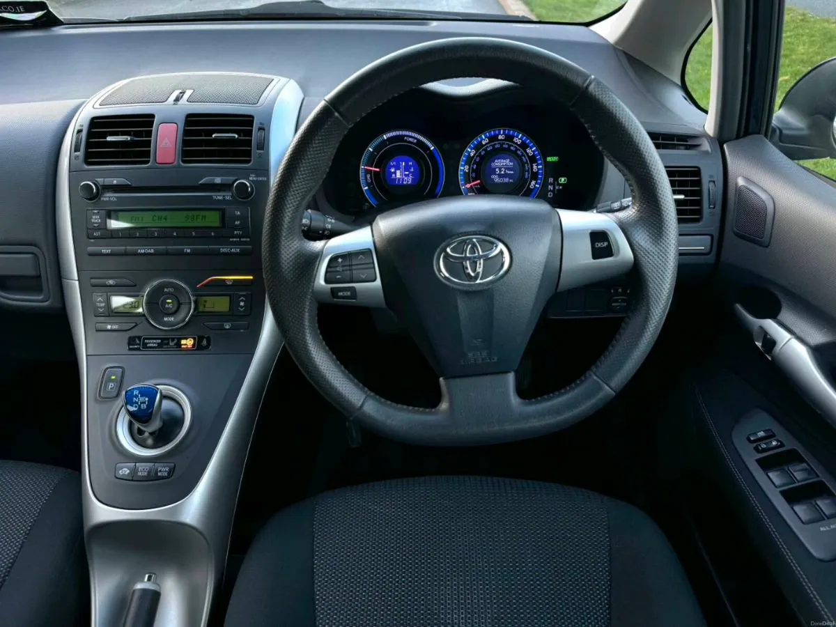 Toyota Auris Hybrid / LowMileage/ NCT & Tax - Image 3