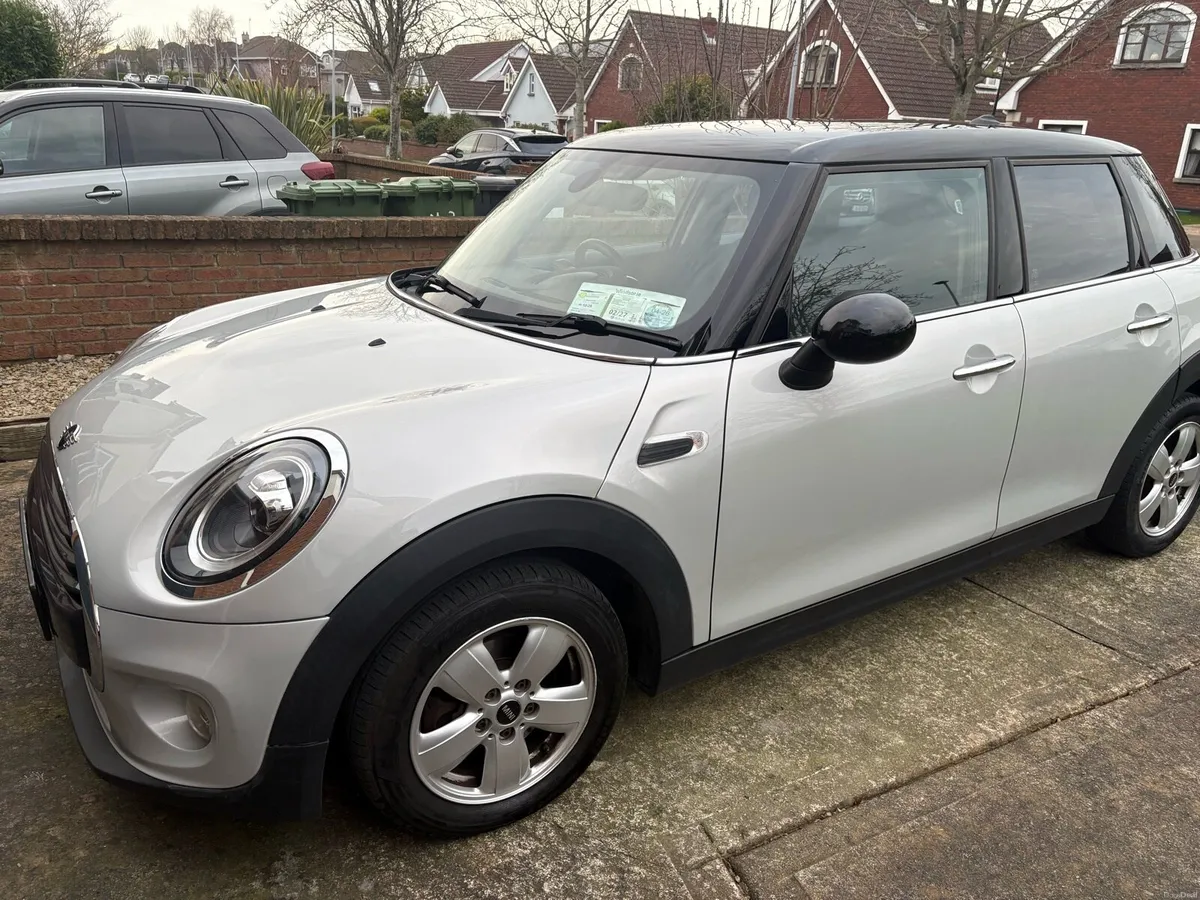 2018 Mini Cooper - Image 2