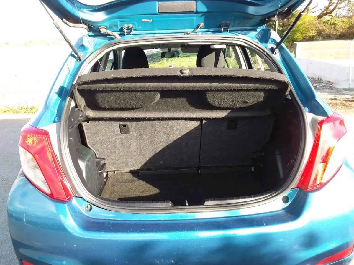 Toyota yaris - Image 5