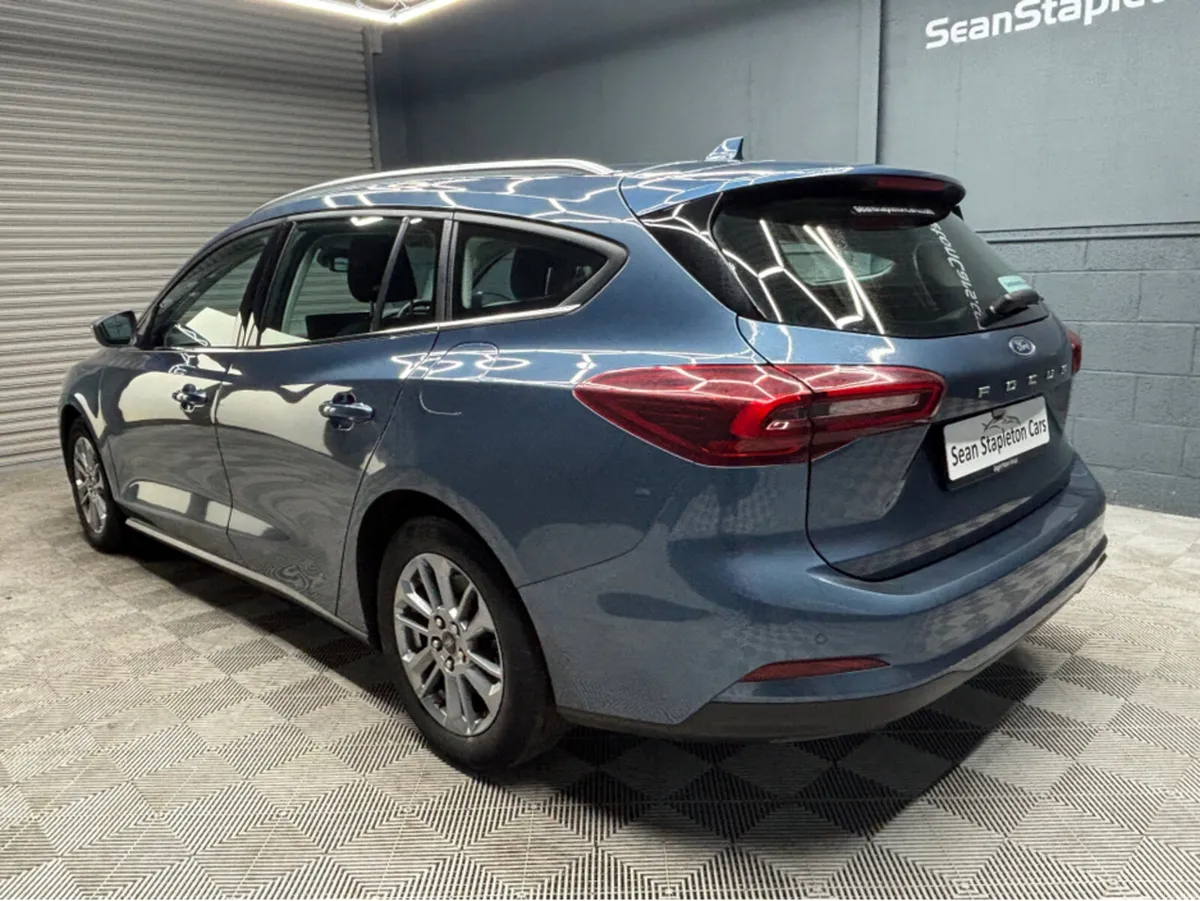 Ford Focus TITANIUM 5W 1.0T 125 S6. - Image 3