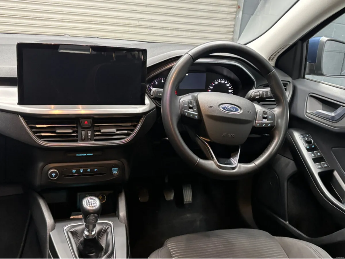 Ford Focus TITANIUM 5W 1.0T 125 S6. - Image 5
