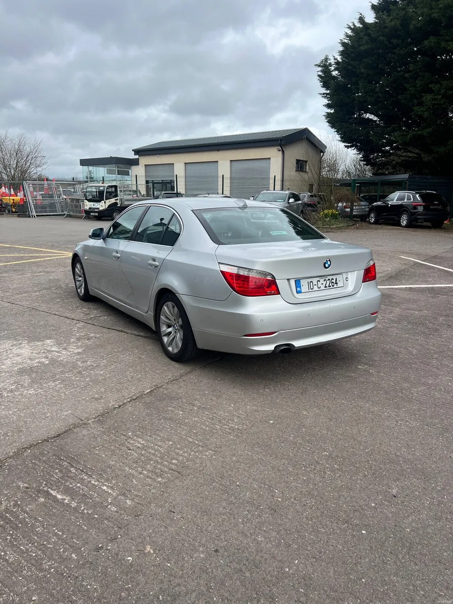 BMW 520d  automatic 2010 - Image 4