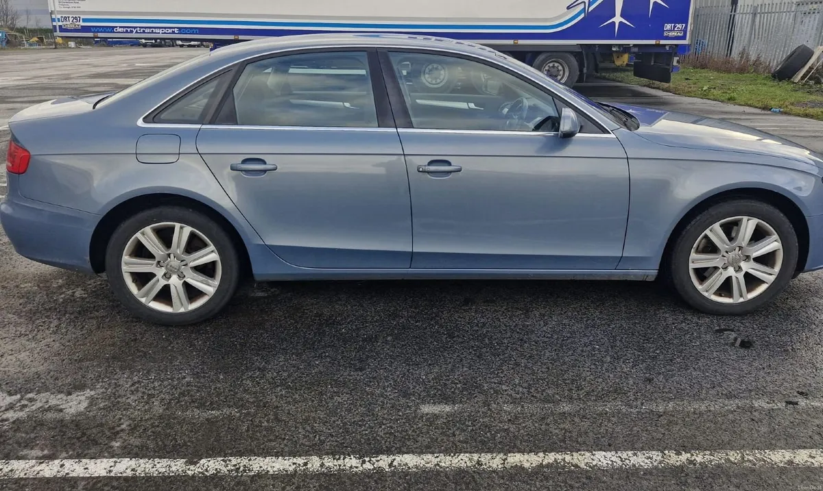 Audi A4 2010 manual - Image 2