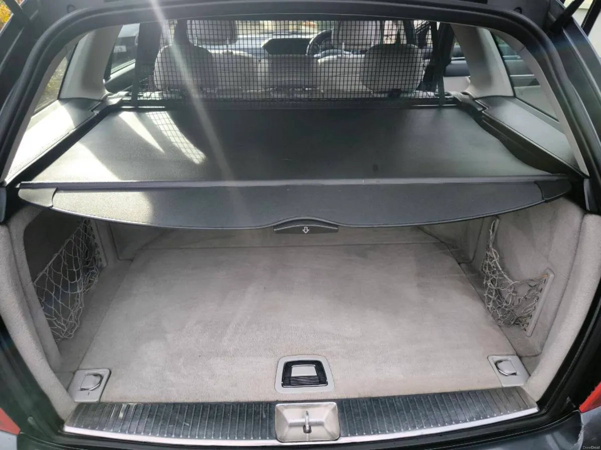 Mercedes C class estate - Image 4