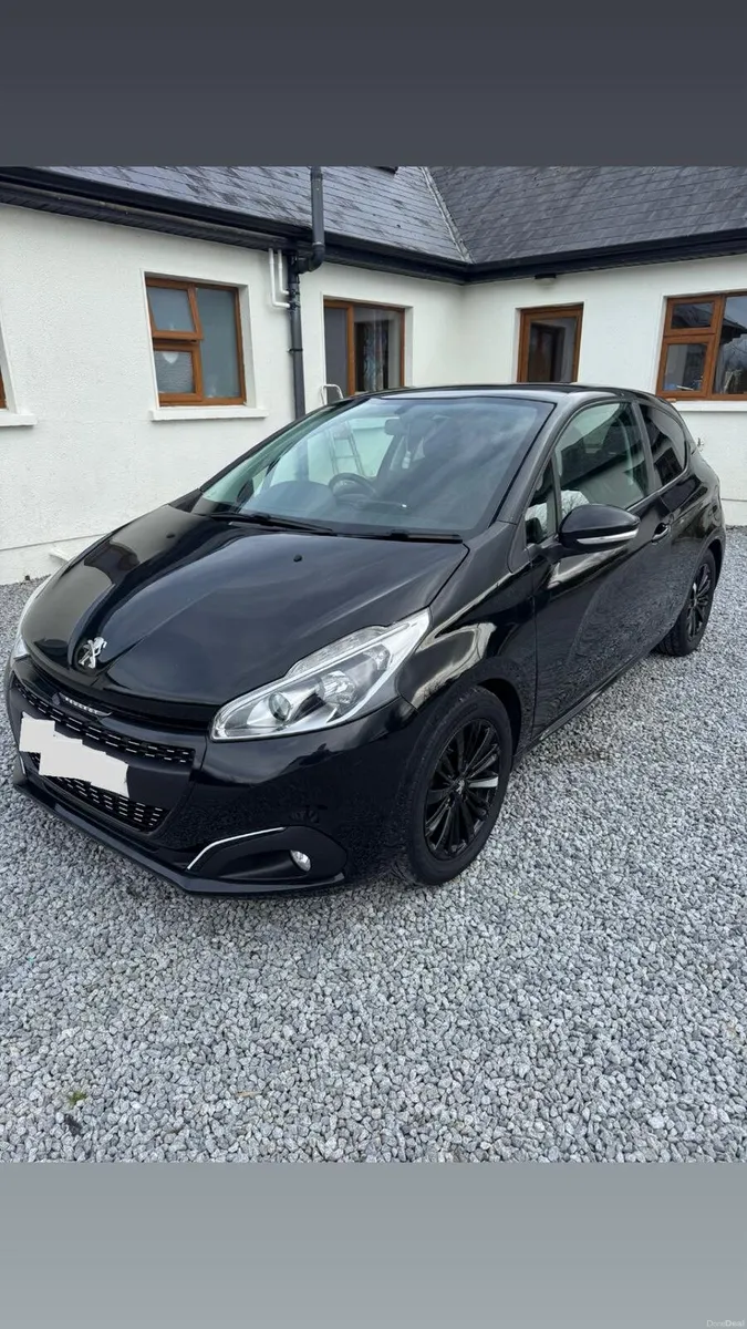 Peugeot  208 2017 only 55,000 genuine miles - Image 4