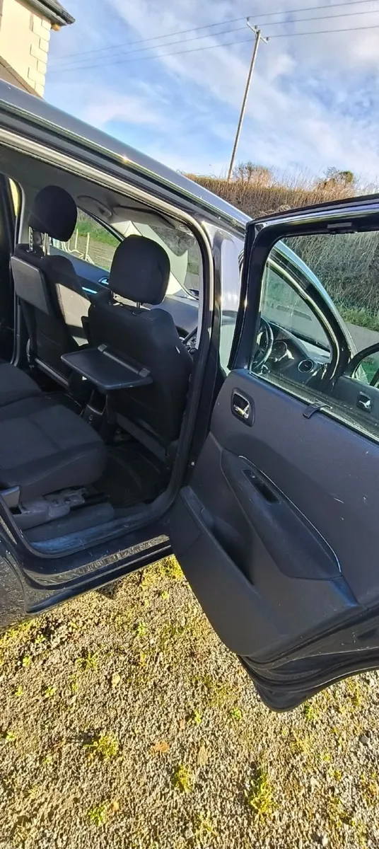 Peugeot 5008 2011 - Image 4