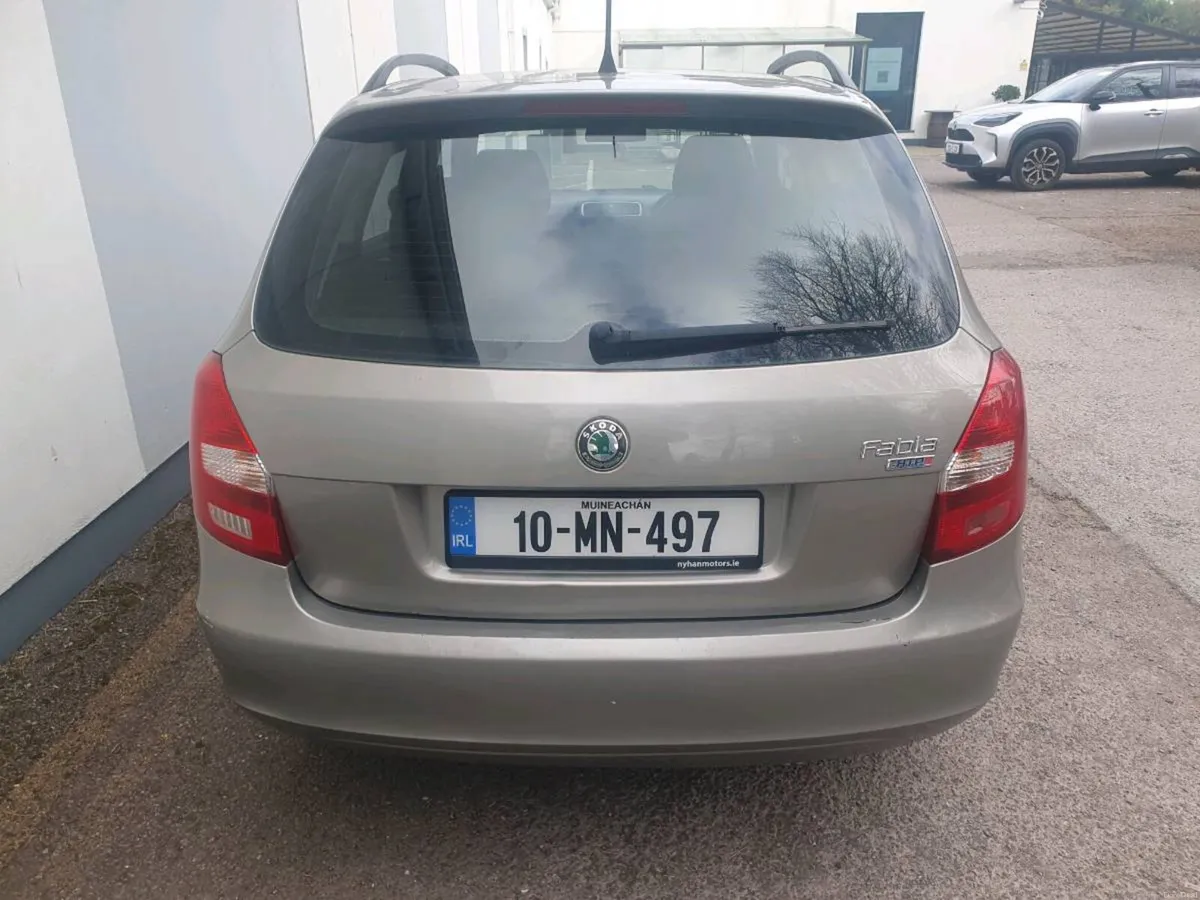 2010 SKODA FABIA AMBIENTE 1.2cc PETROL - Image 4