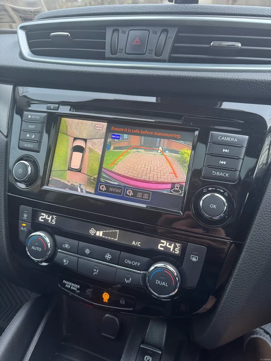 Nissan Qashqai Top Spec Panoramic sunroof 360 cam - Image 3