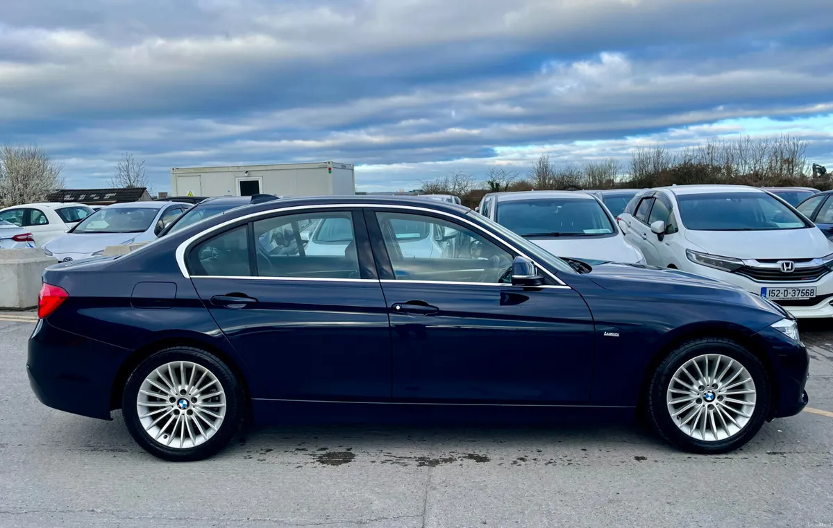 BMW 3-SERIES 2017 /LUXURY/ - Image 4