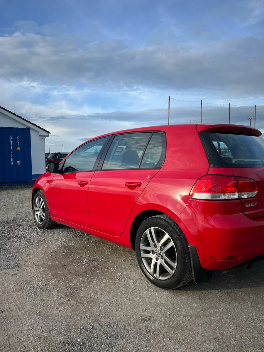 Volkswagen Golf 2009 1.6L TDI - Image 4