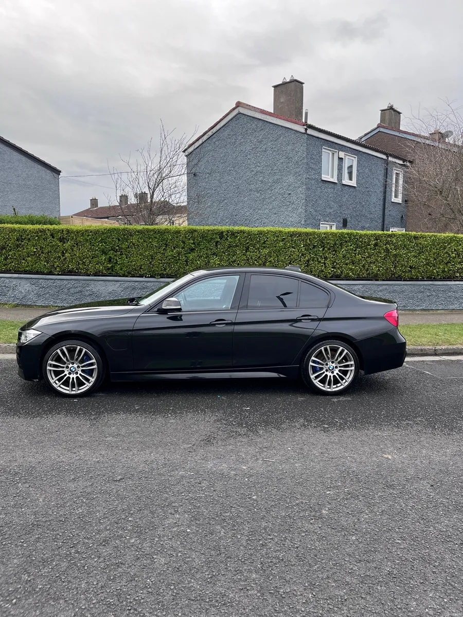 2017 BMW 330E MSport Plus Shadow Edition - Image 4